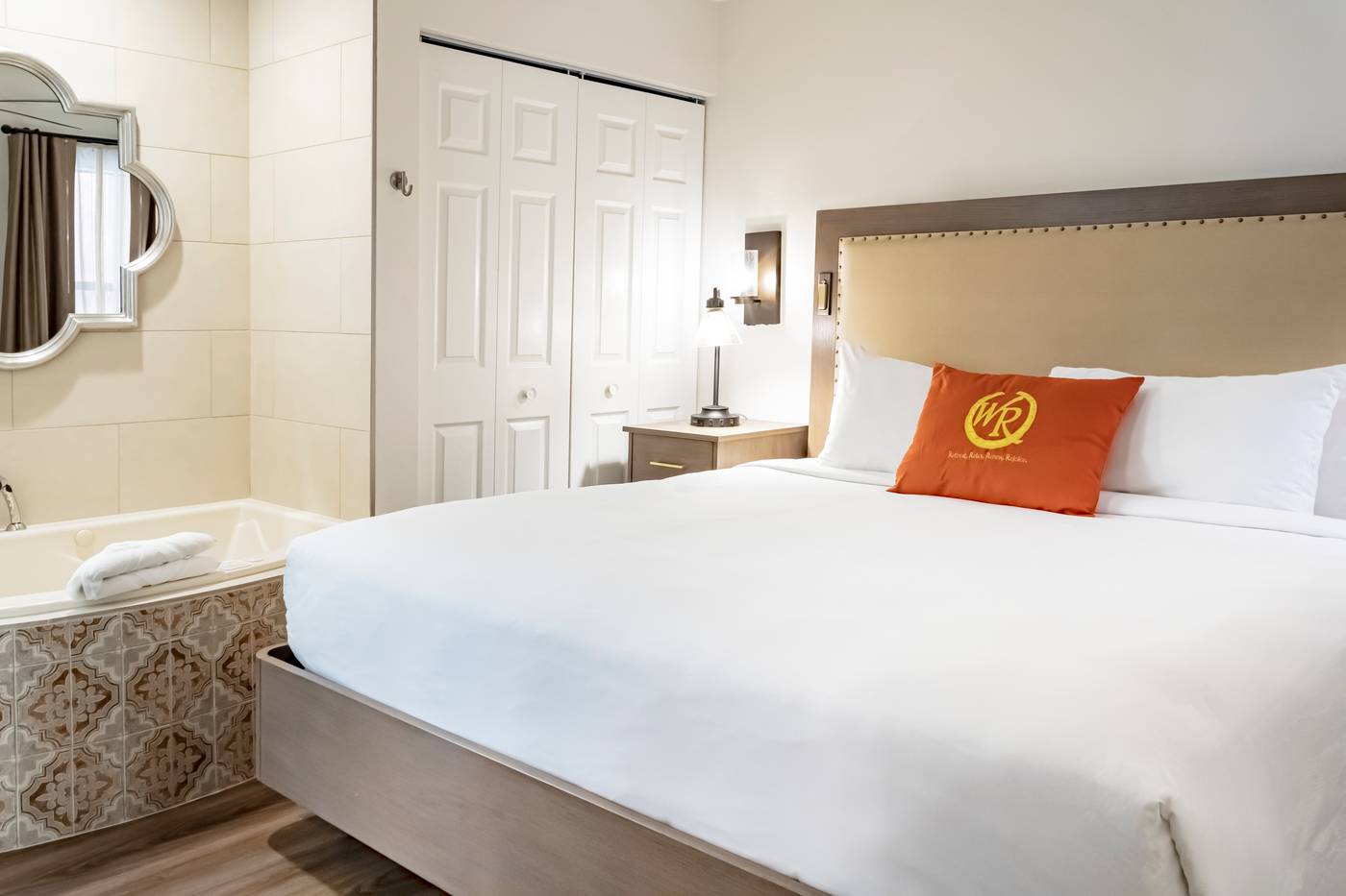 Westgate-Flamingo-Bay-Resort-Room-20