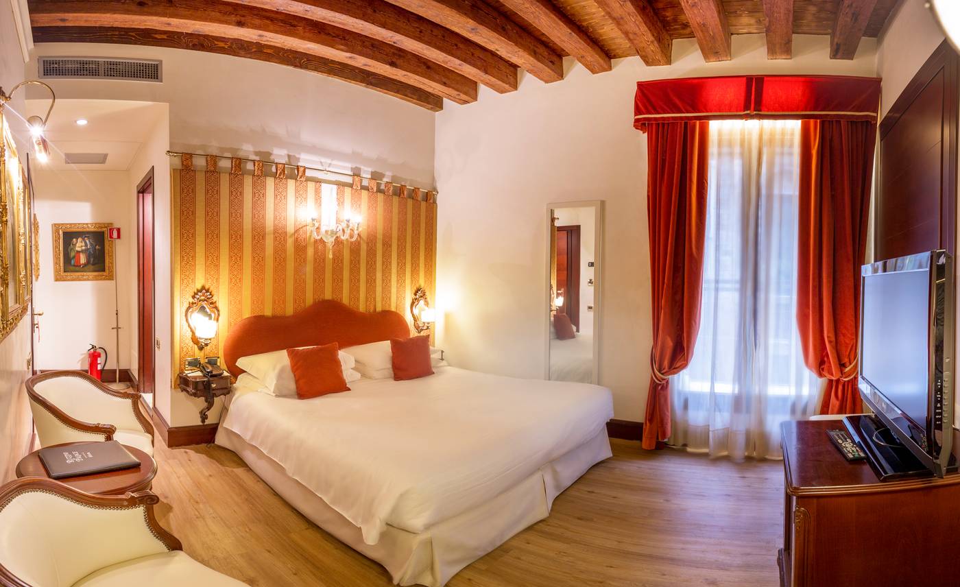 Ruzzini-Palace-Room-44