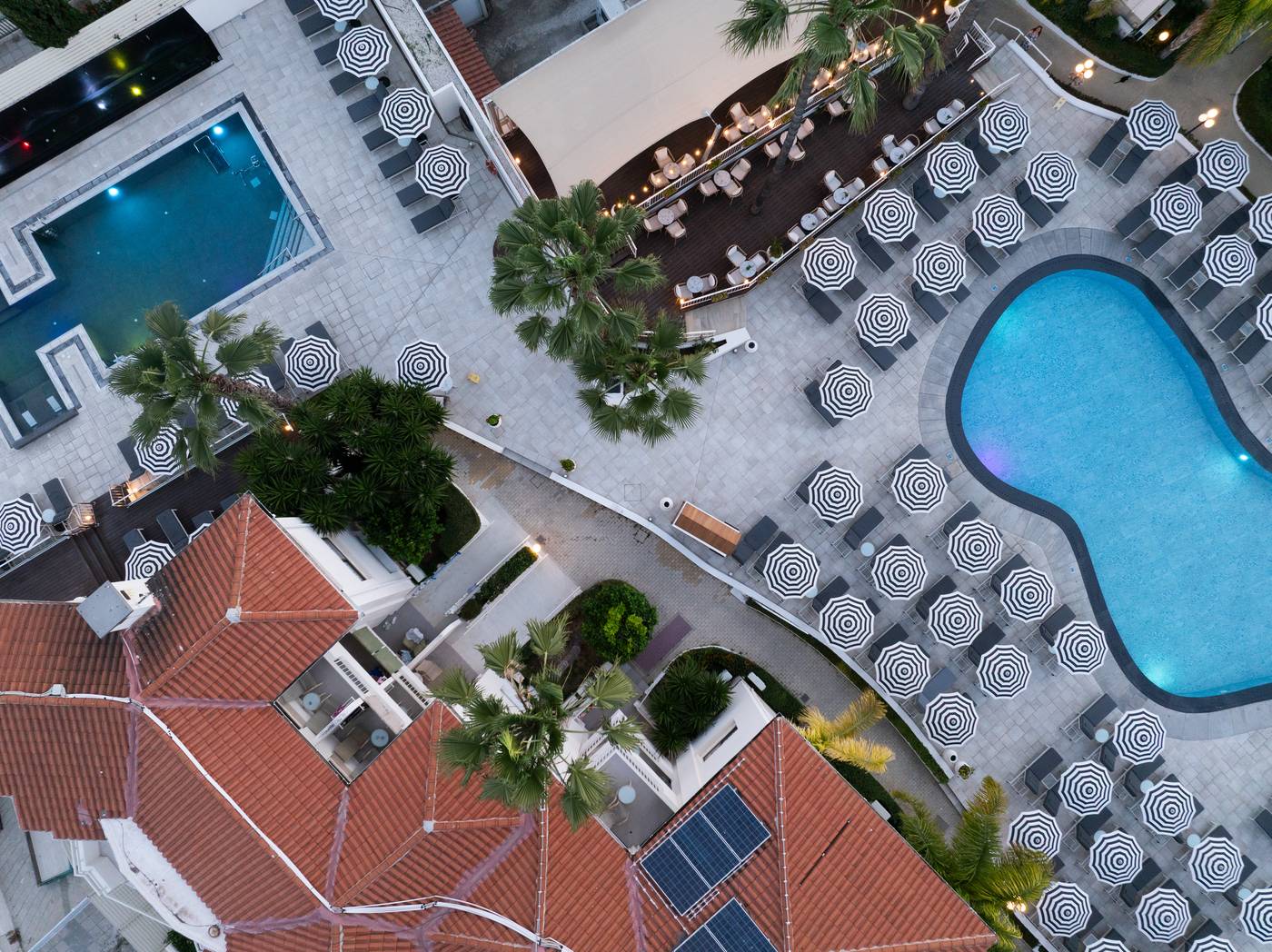 King-Jason-Paphos---Designed-for-Adults-Only-Pool-2