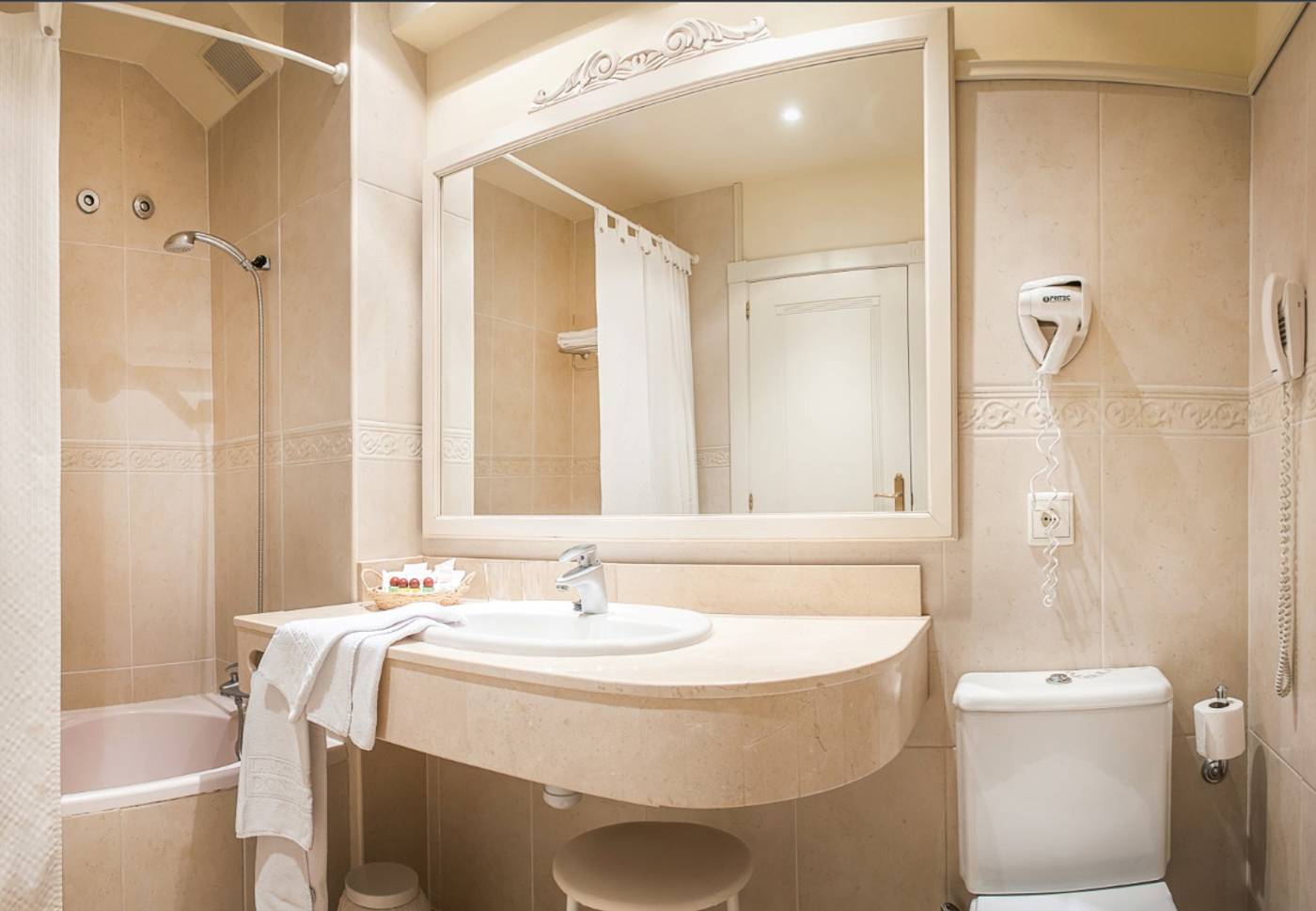 Silken Spa La Hacienda de Don Juan-Spain-LLANES-Room-10