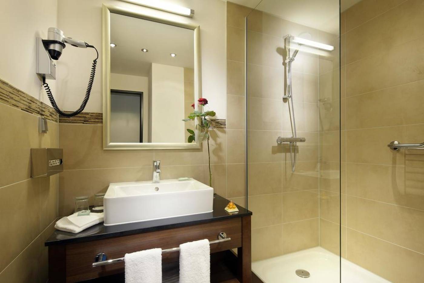 Courtyard by Marriott Bremen-Germany-BREMEN-General view-7