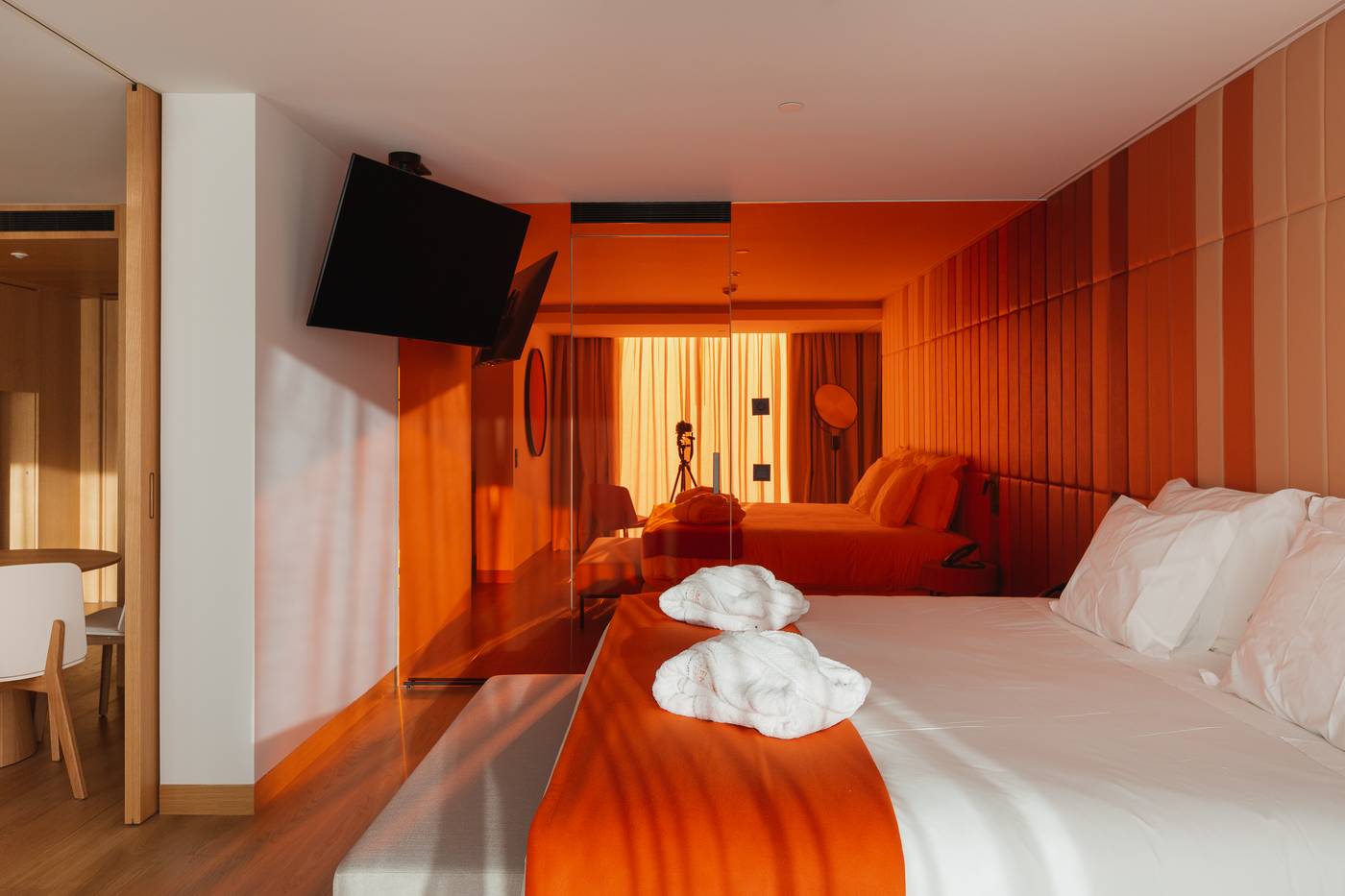 Lumen-Hotel-and-The-Lisbon-Light-Show-Room-24