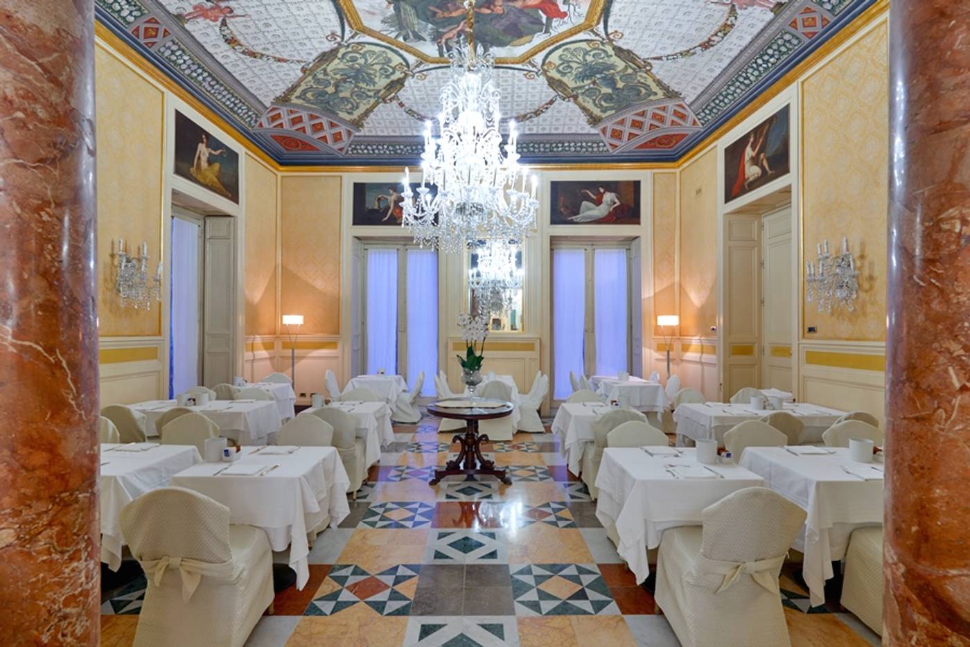 Eurostars-Centrale-Palace-General-view-40