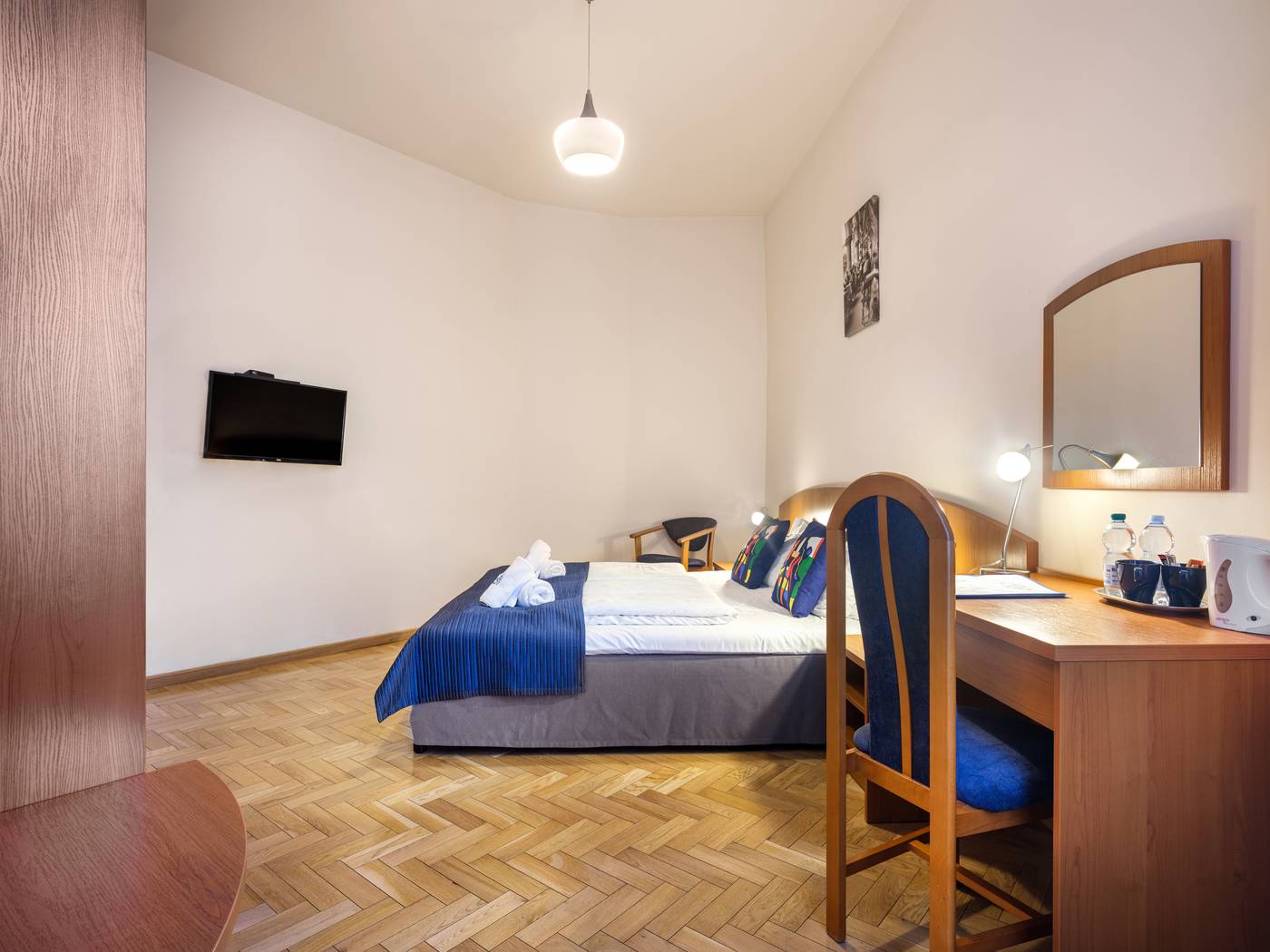 Kosmopolita-Rooms---Apartments-Room-38