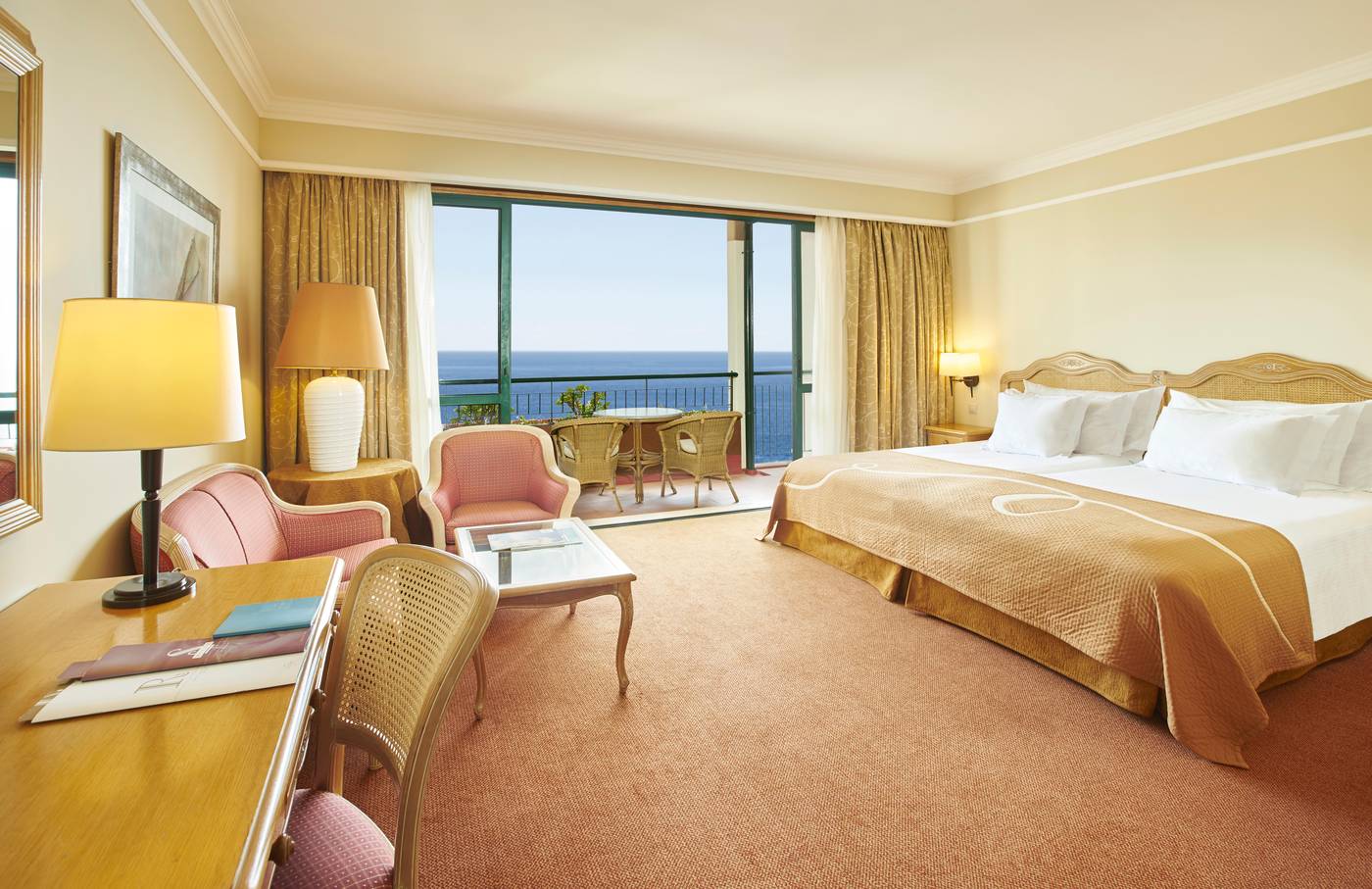 The-Cliff-Bay-Room-26