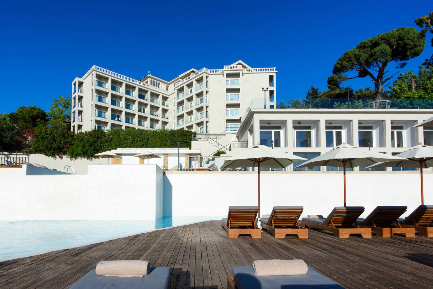 The-Royal-Grand-Hotel-Pool-2