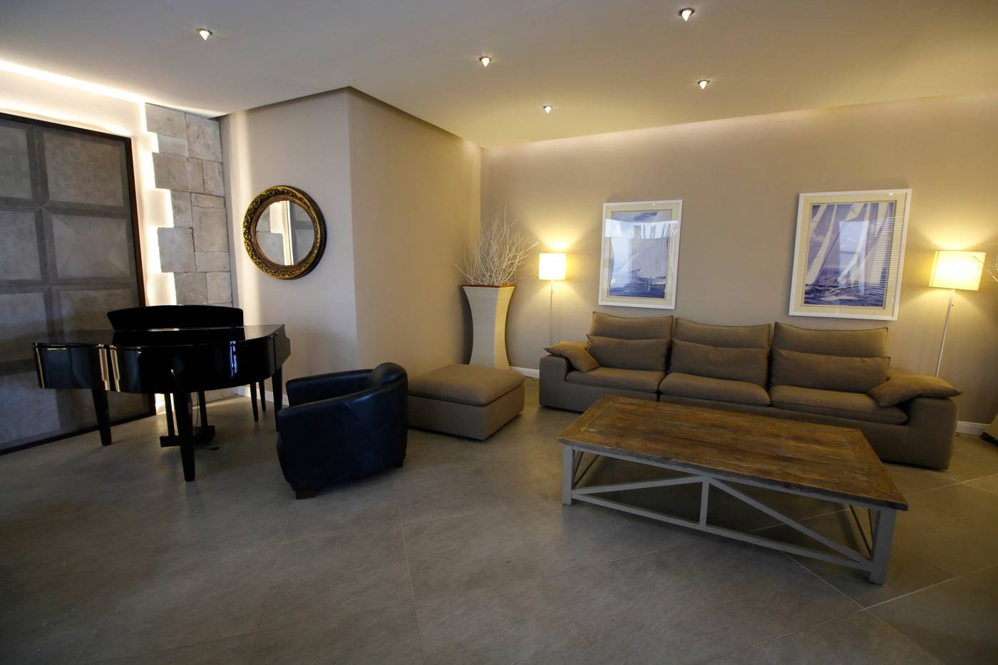 Munamar-Beach-Residence-Lobby-44