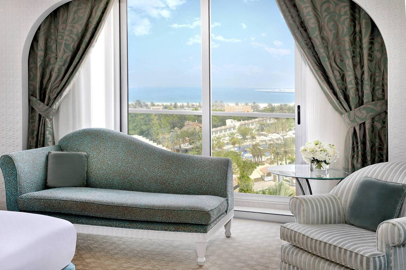 Habtoor-Grand-Resort--Autograph-Collection-Room-35