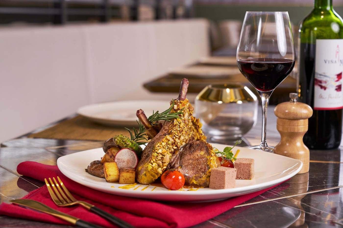 Hotel-COZi-Oasis-Restaurant-16