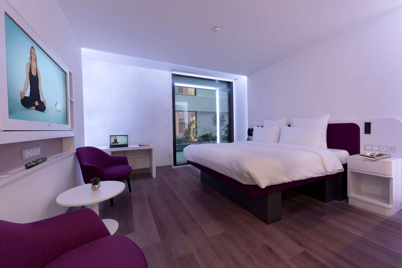 Yotelair-Istanbul-Airport-Airside--Duty-Free-Room-16