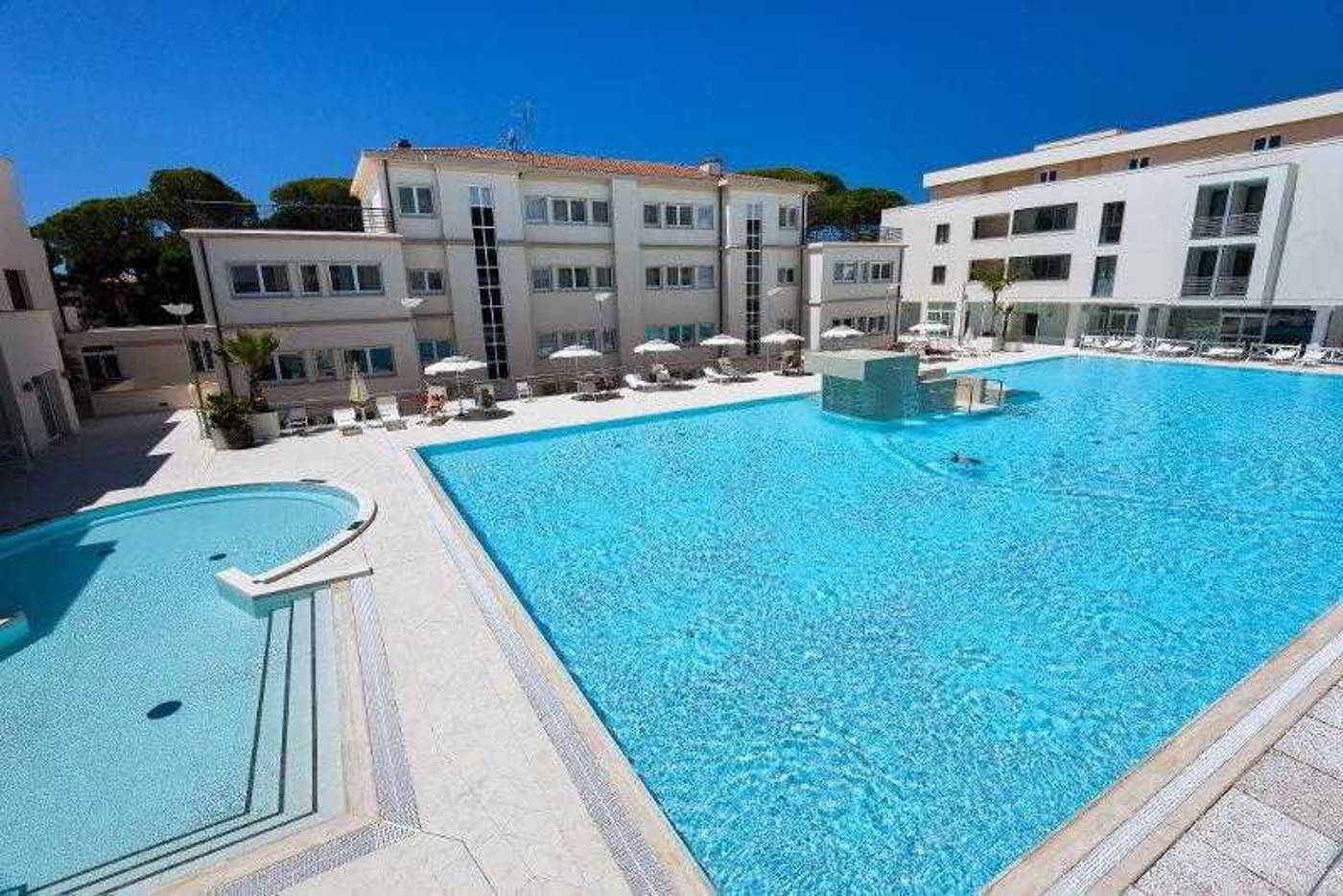 Terme-Marine-Leopoldo-II-Pool-59