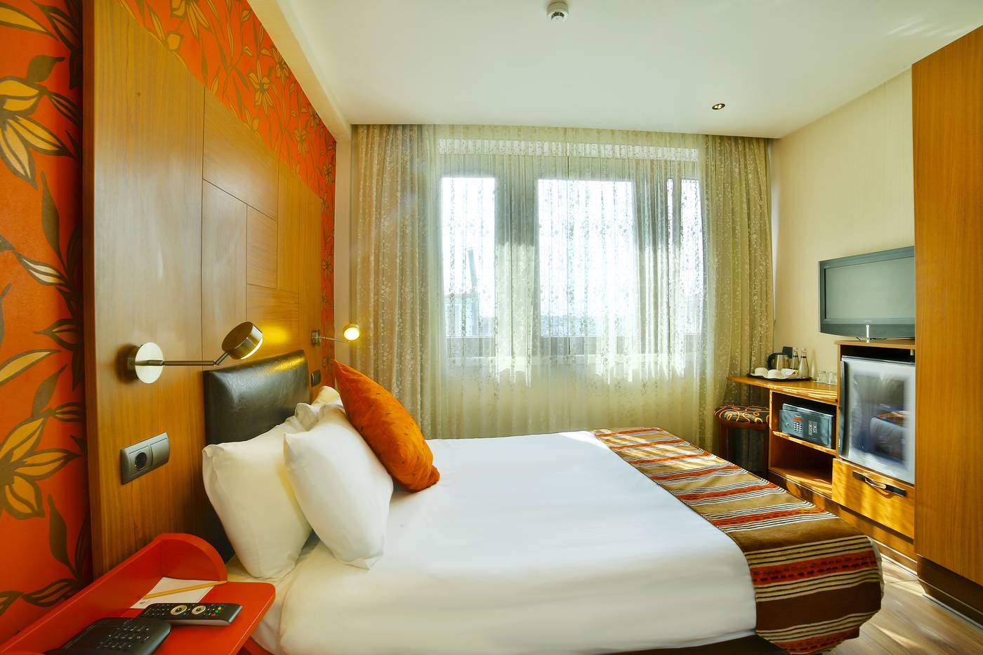 Konak-Hotel-Taksim-Lobby-17