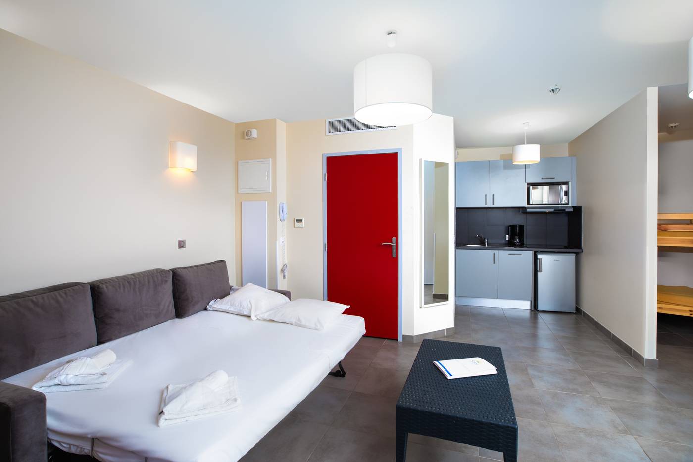 SOWELL-RESIDENCES-Les-Perles-de-Saint-Tropez-Room-16