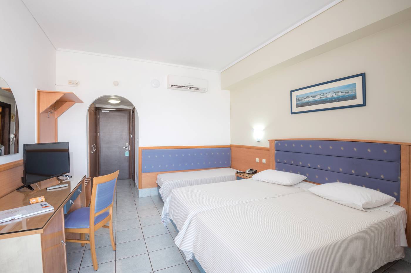 Atlantis-Hotel-Room-37