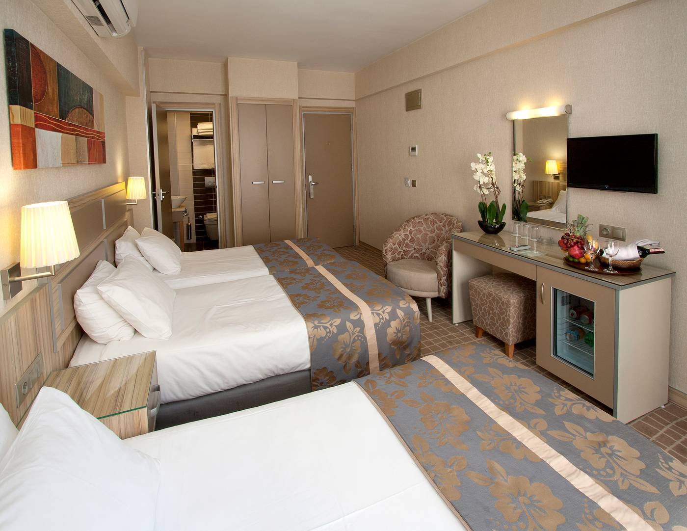 Nanda-Hotel-Room-11