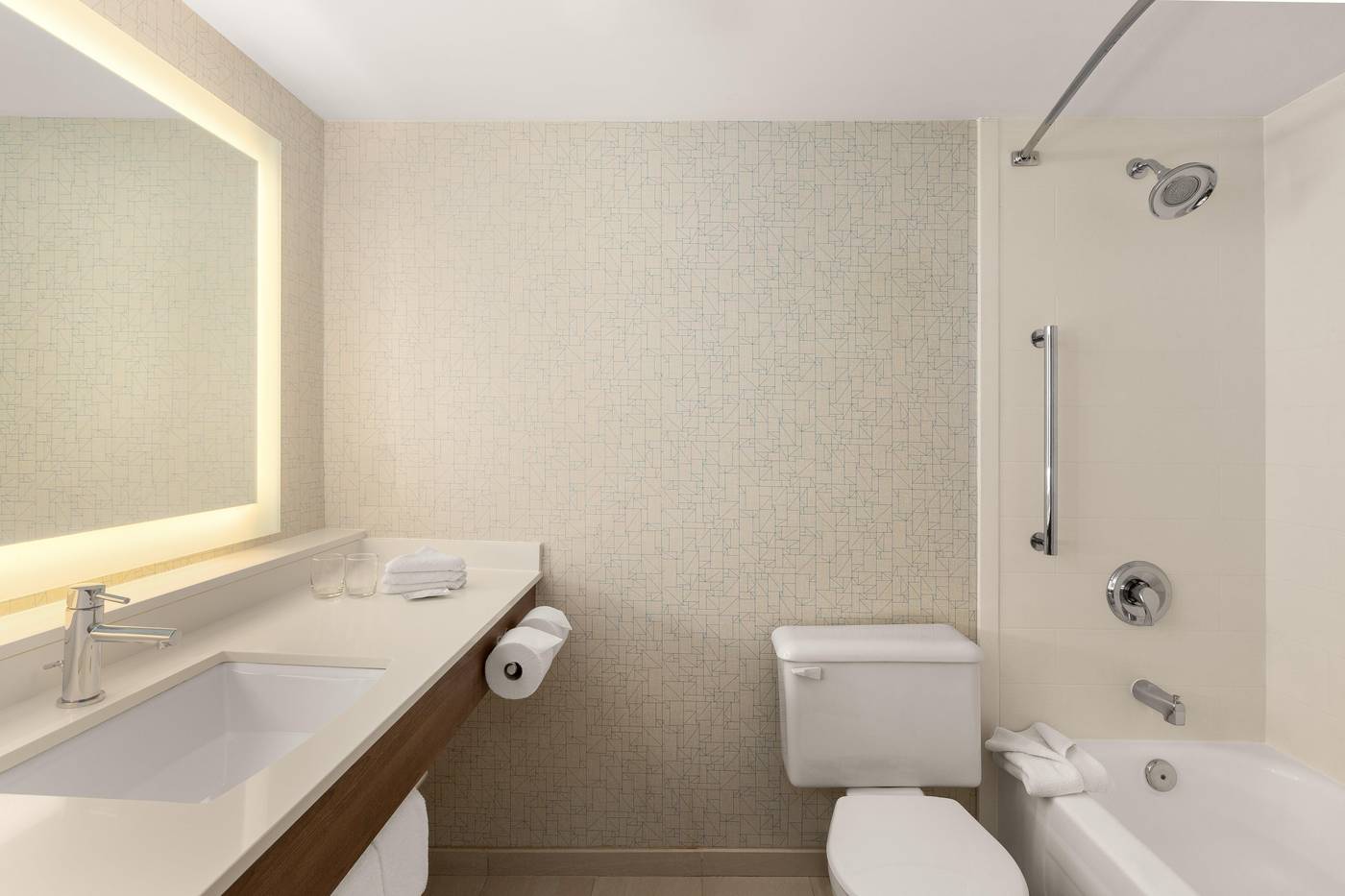 Holiday-Inn-Express-Vancouver-Airport-Richmond-Room-44