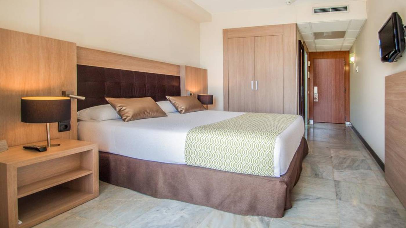 Catalonia-Mirador-des-Port-Room-43