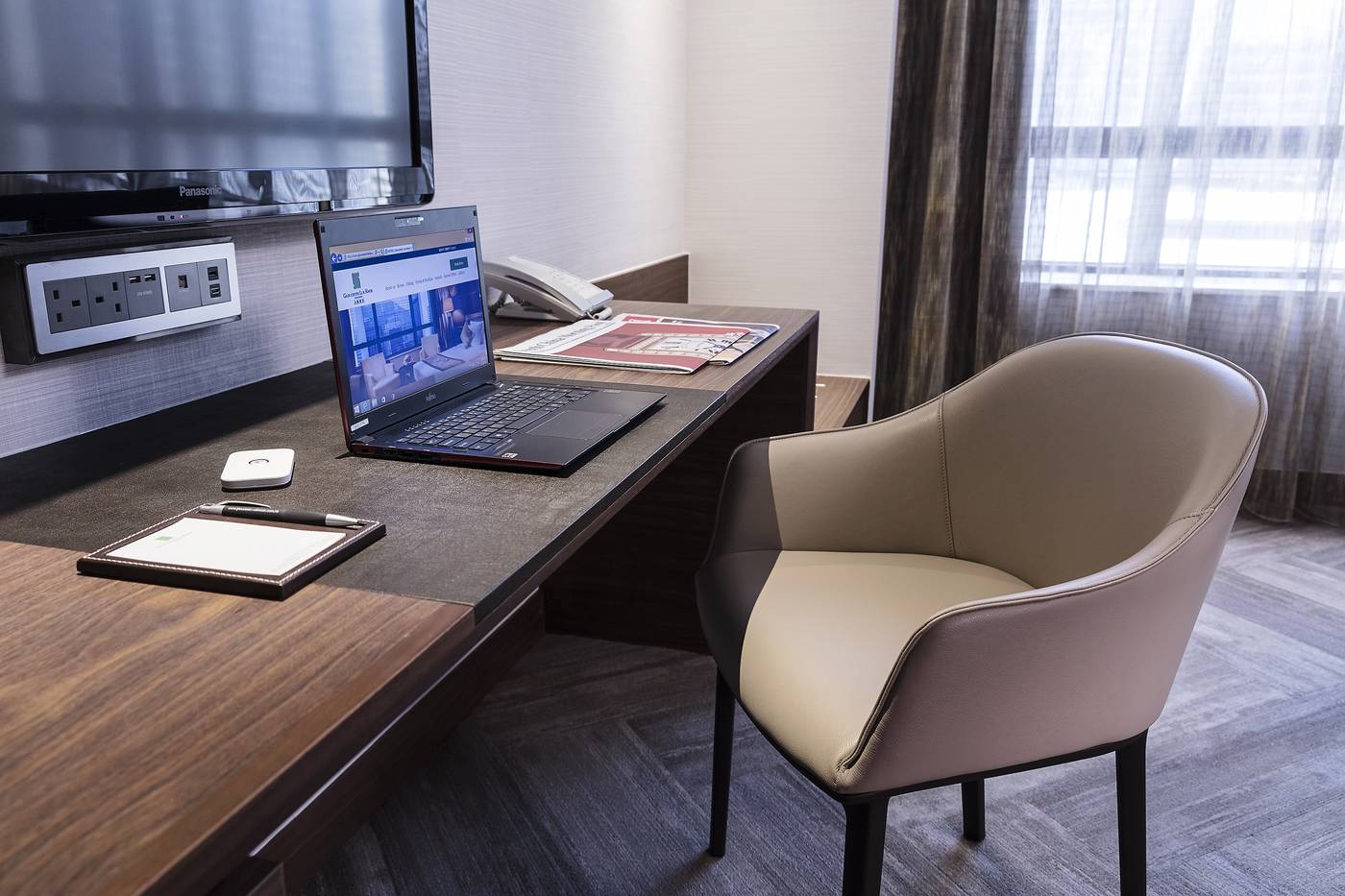 Gloucester-Luk-Kwok-Hong-Kong-Room-7