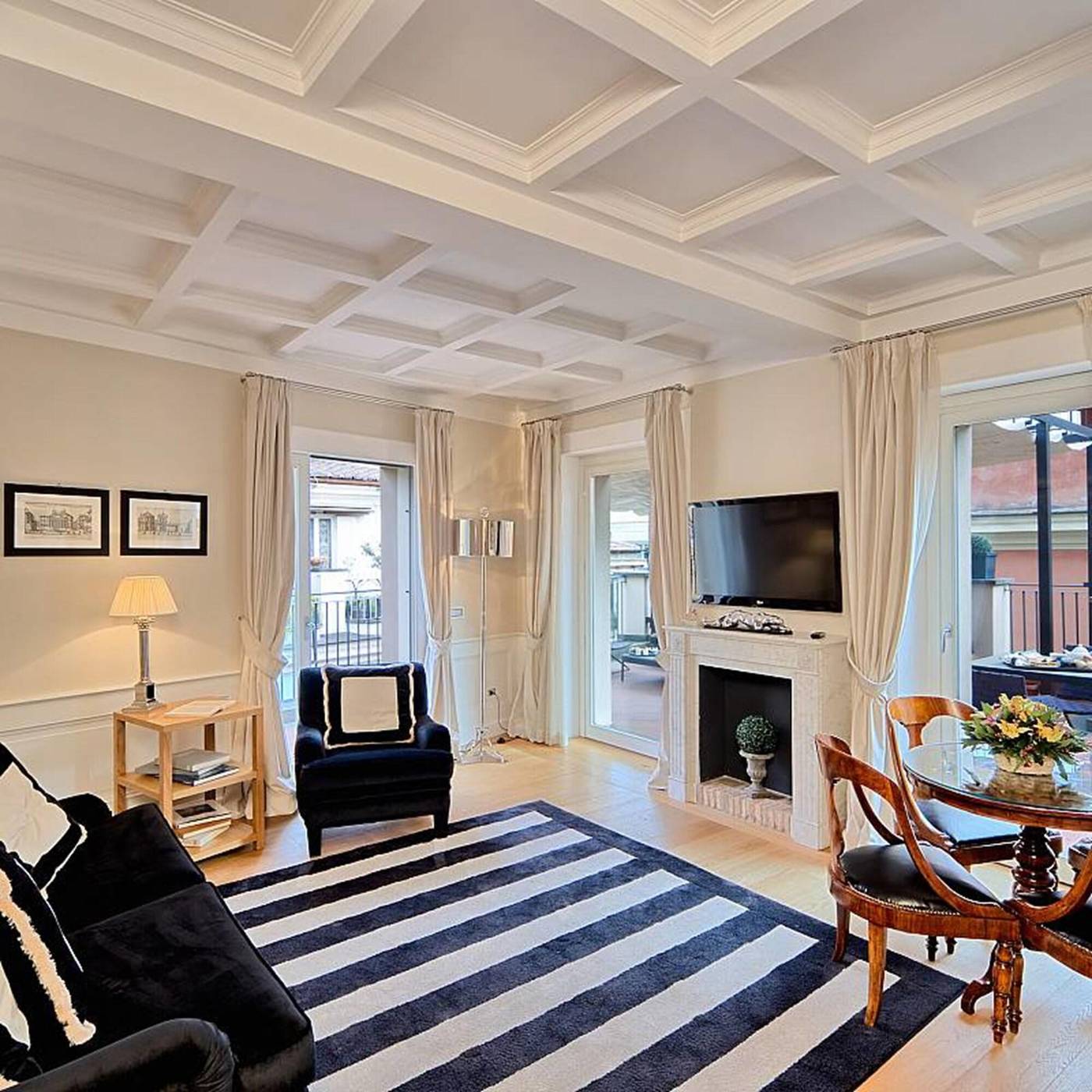 Trevi-Palace-Luxury-Inn-Room-24