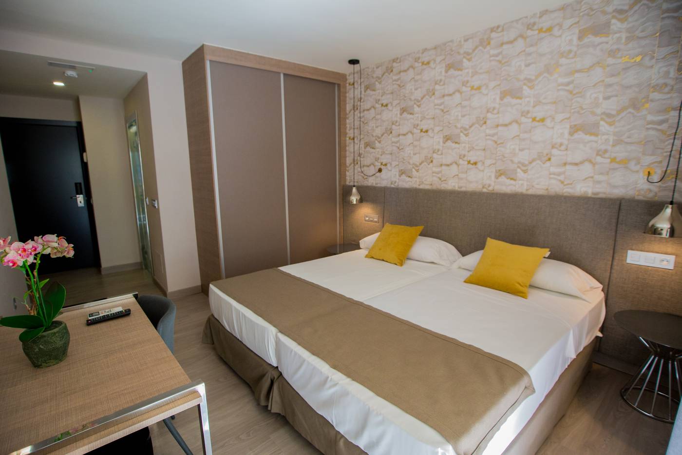 OH-Marbella-Inn-Room-13