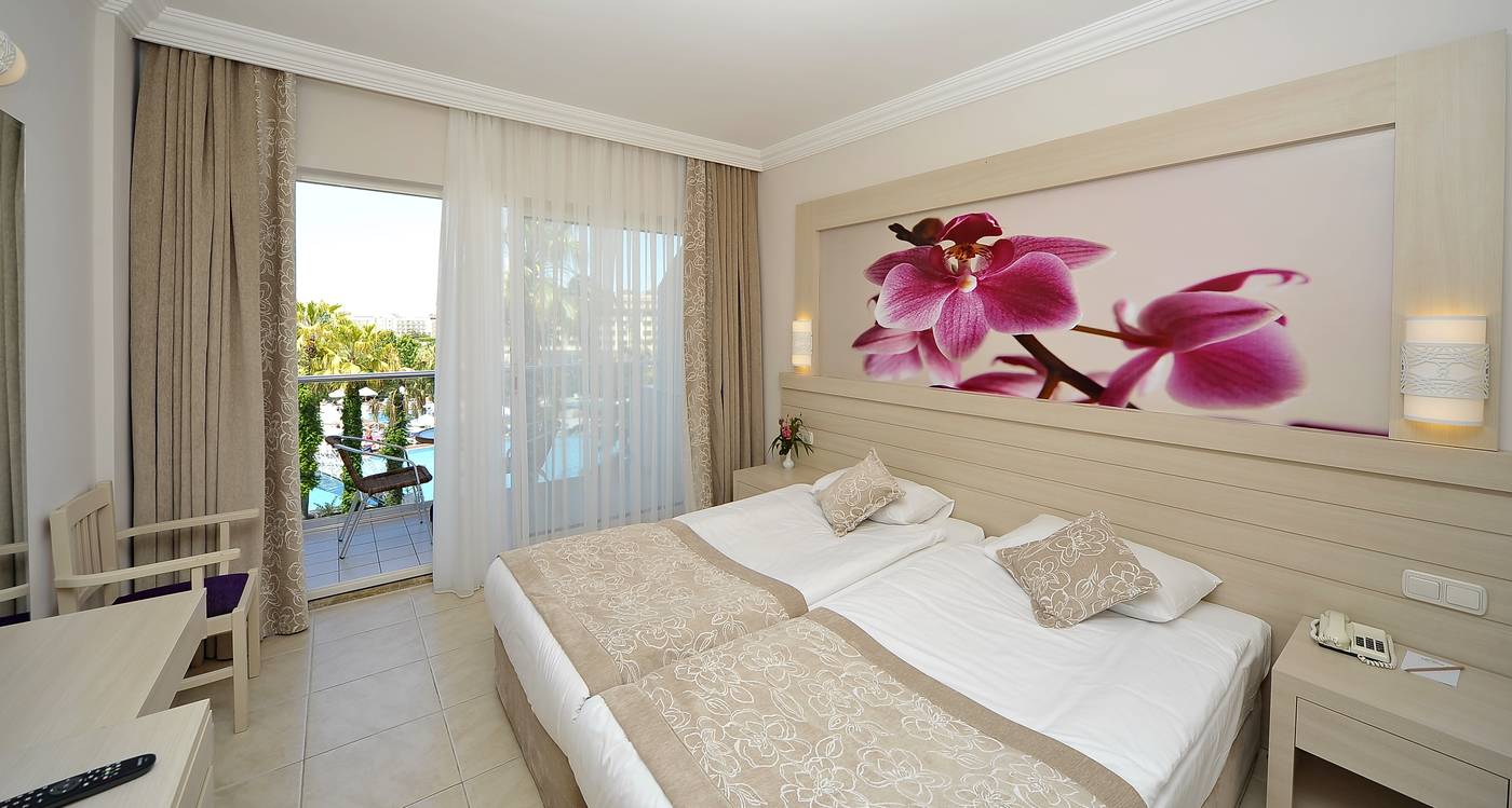 Seaden Corolla Hotel