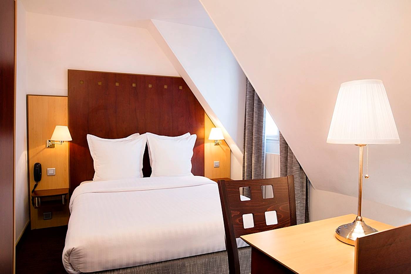 Hotel-10-OPERA-General-view-18