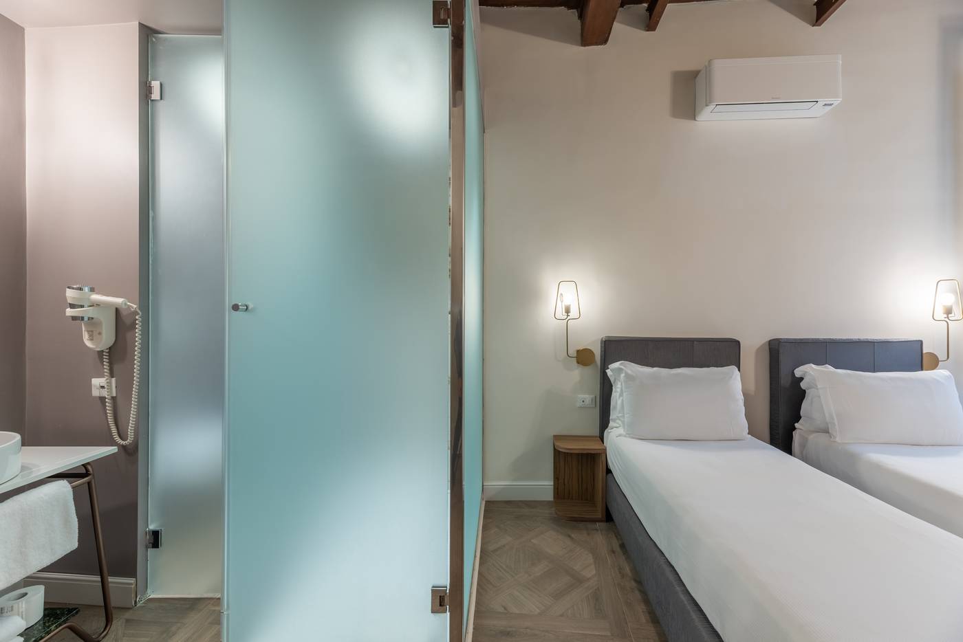 59-Steps-Trevi-Room-14