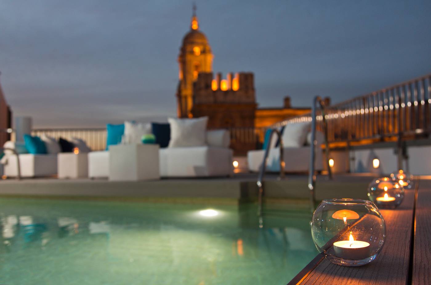 Molina-Lario-Pool-19