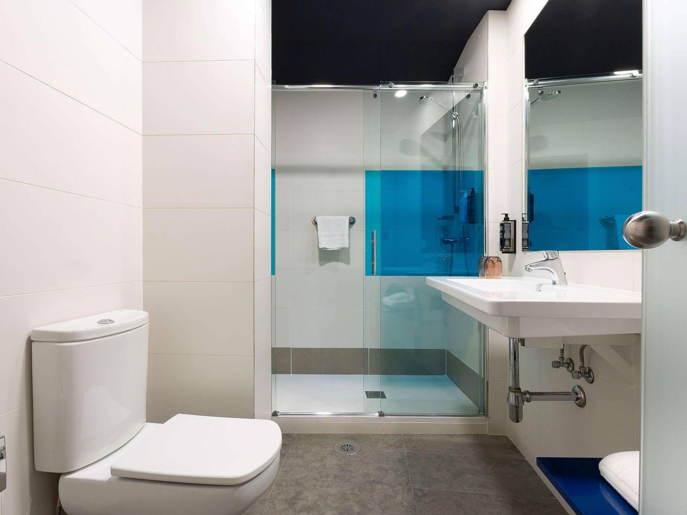 Ibis-Styles-Madrid-Prado-Room-40