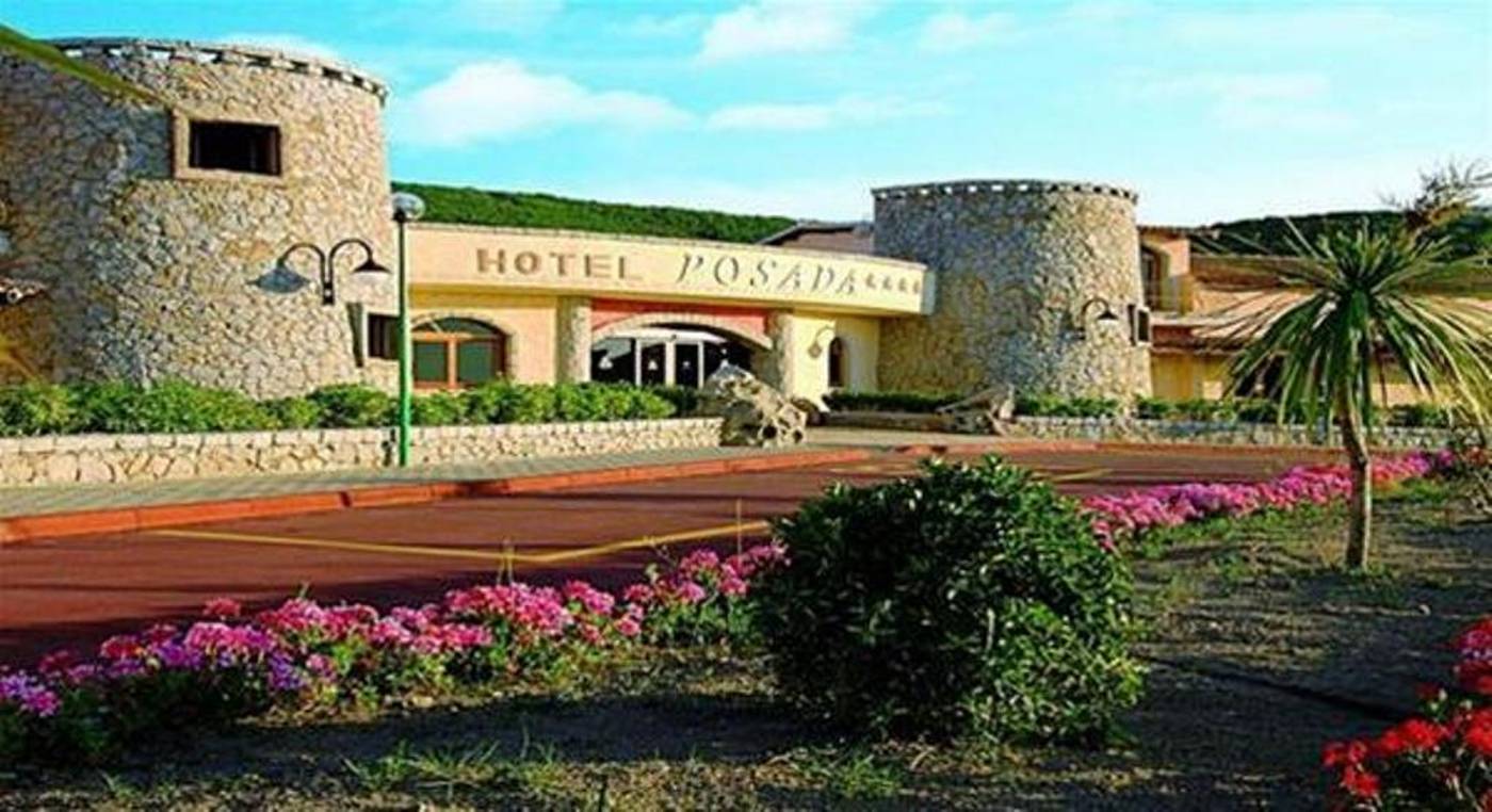 Club-Esse-Posada-Beach-Resort-Lobby-4