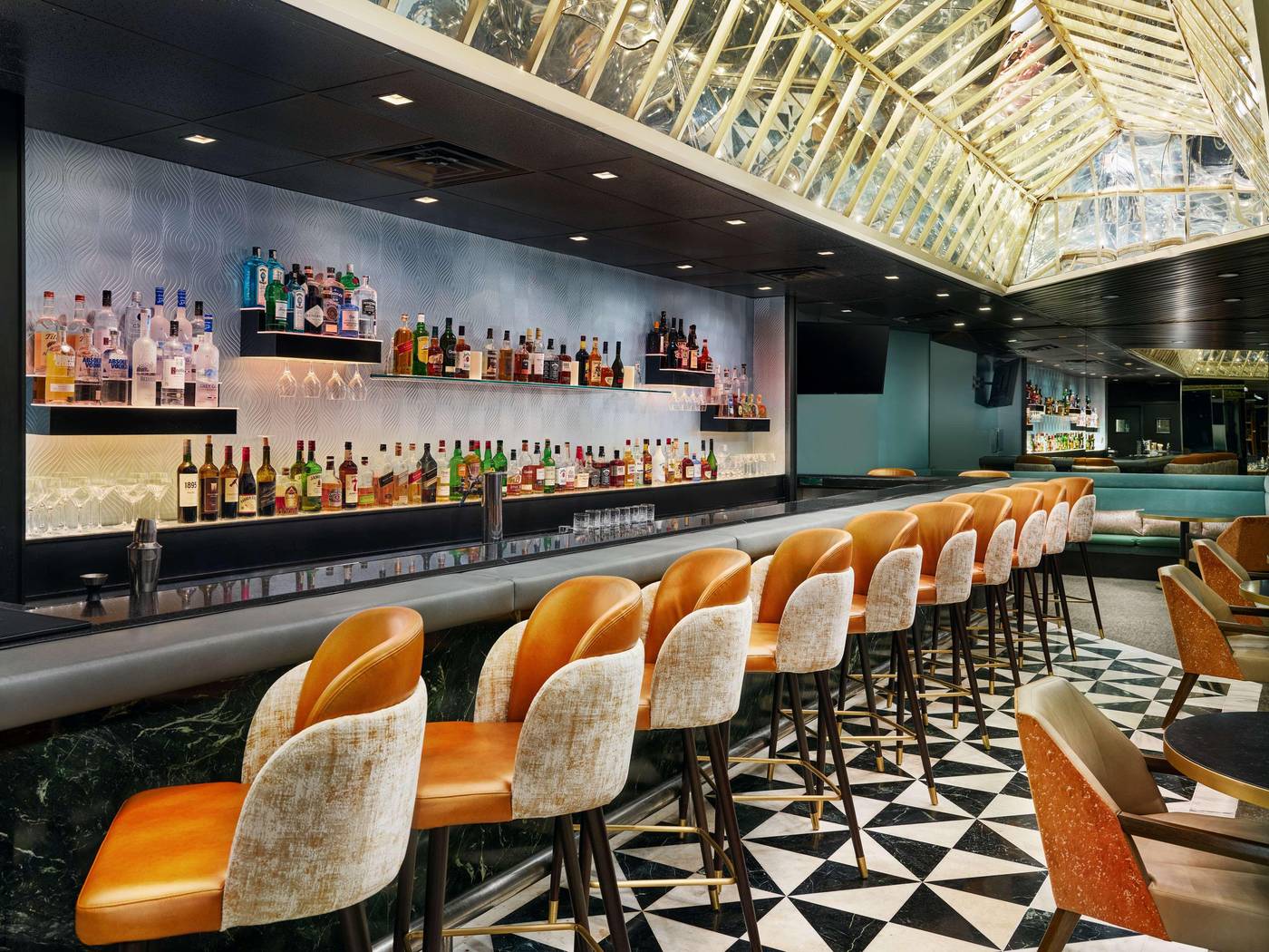 Millennium-Hilton-New-York-One-UN-Plaza-Bar-13