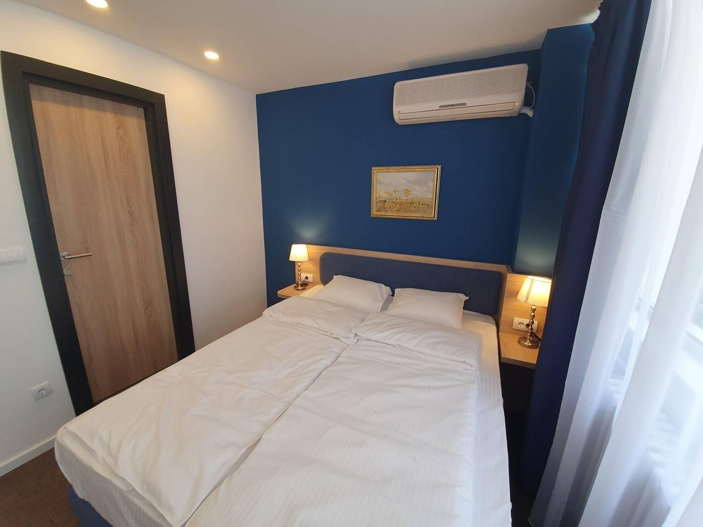 Premium Crown Suites-Serbia-BELGRADE-Room-9