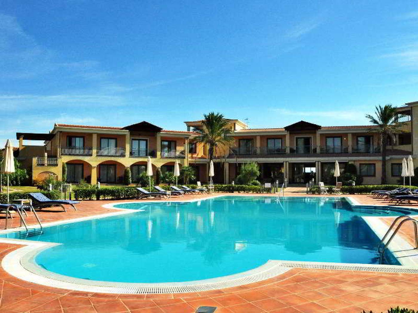 Hotel-Santa-Gilla-Pool-4