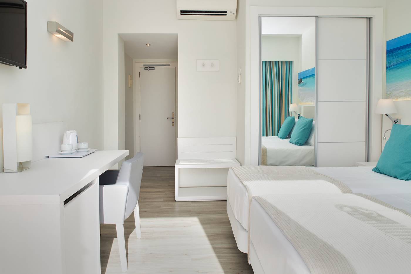 Invisa-Hotel-Es-Pla---Adults-Only-Room-16