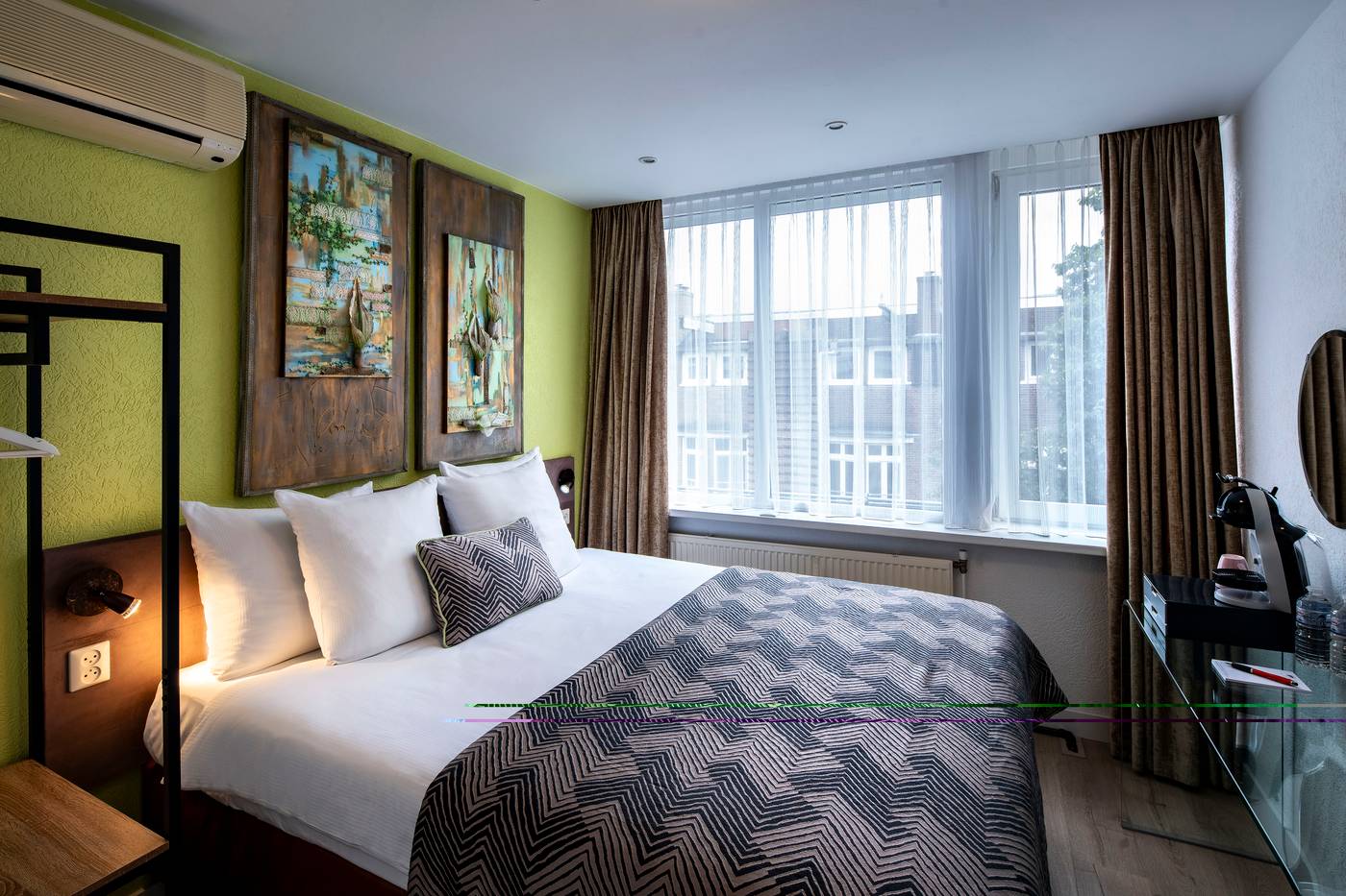 Hotel-Jupiter-Room-23