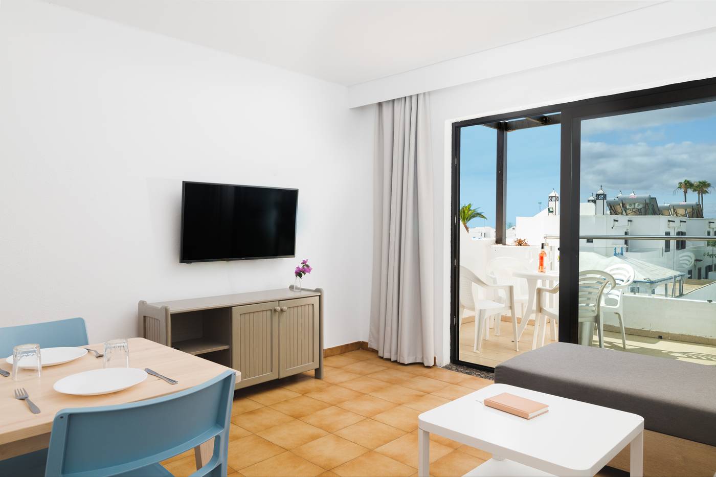 Los-Tulipanes-Room-19