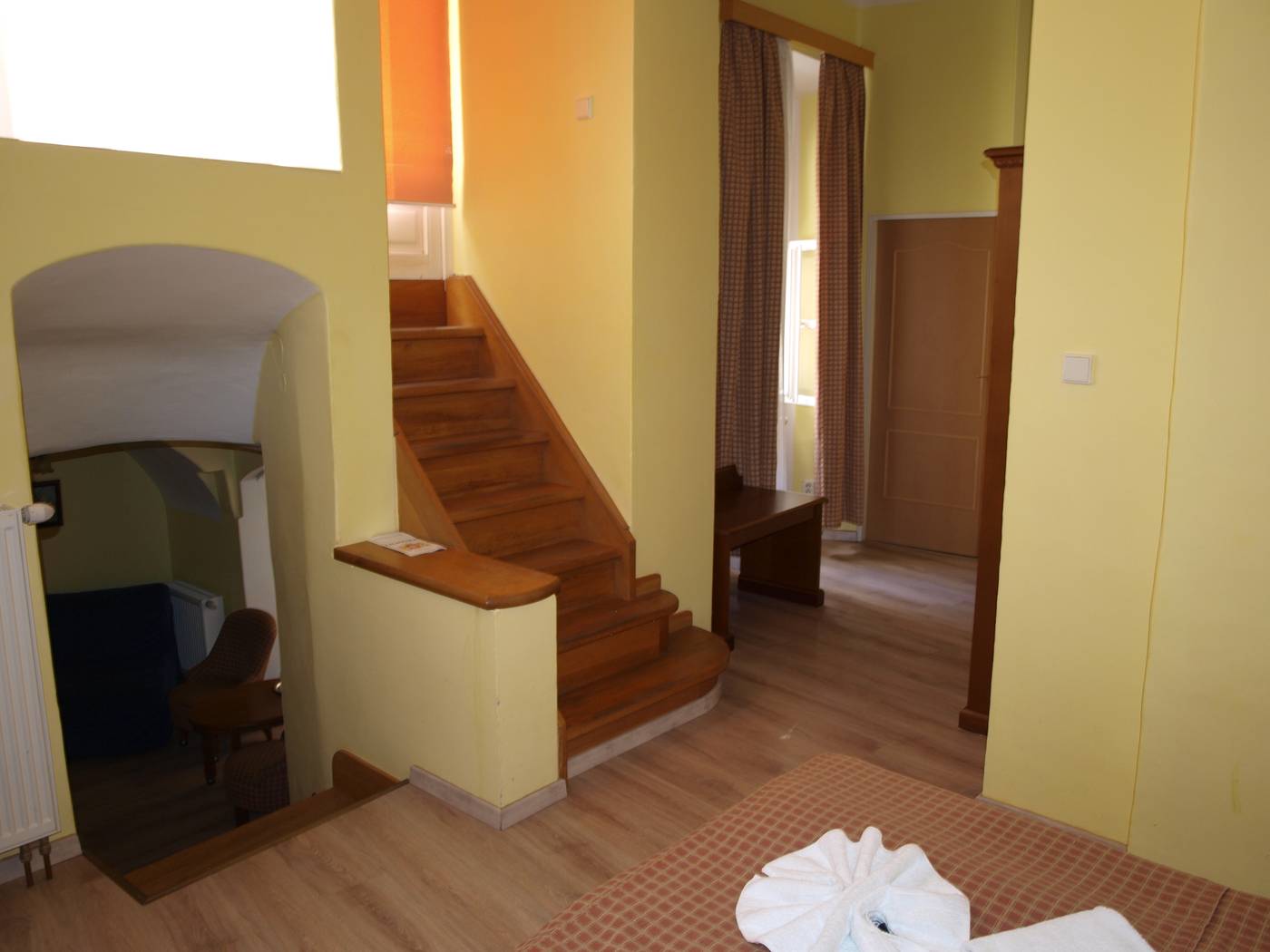 King-George-Hotel-Room-15