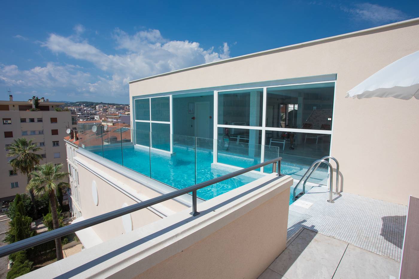 Cristal-Hotel---Spa-Pool-1