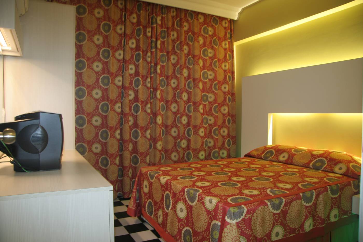 Orient-Suit-Hotel-Room-22