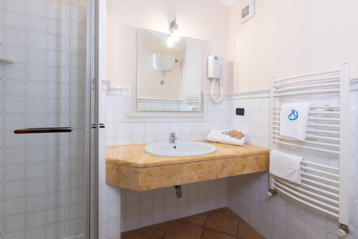 Azzurro Hotel Residence-Italy-L'AQUILA -Room-9