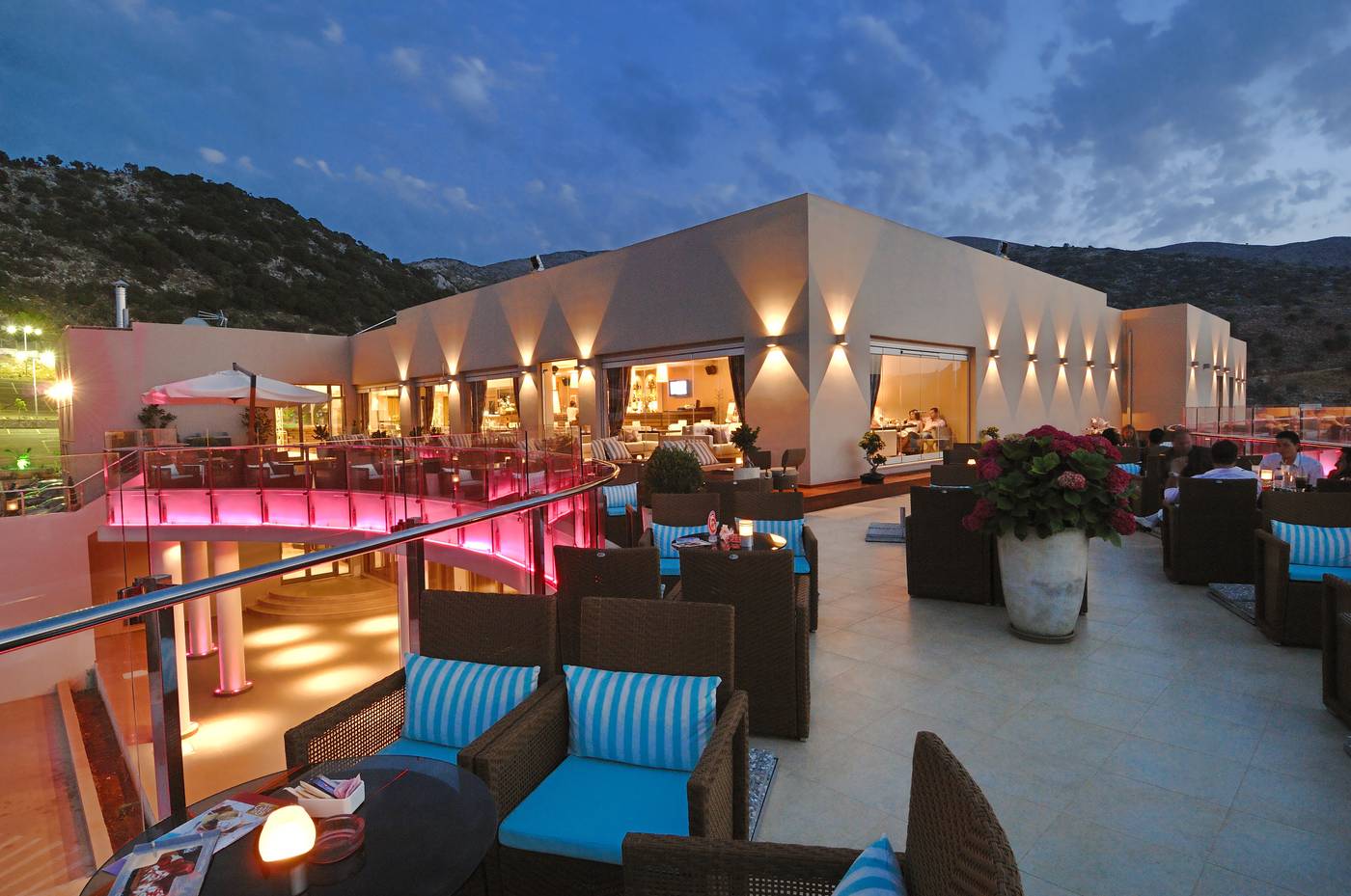 Royal-Heights-Resort-Bar-16