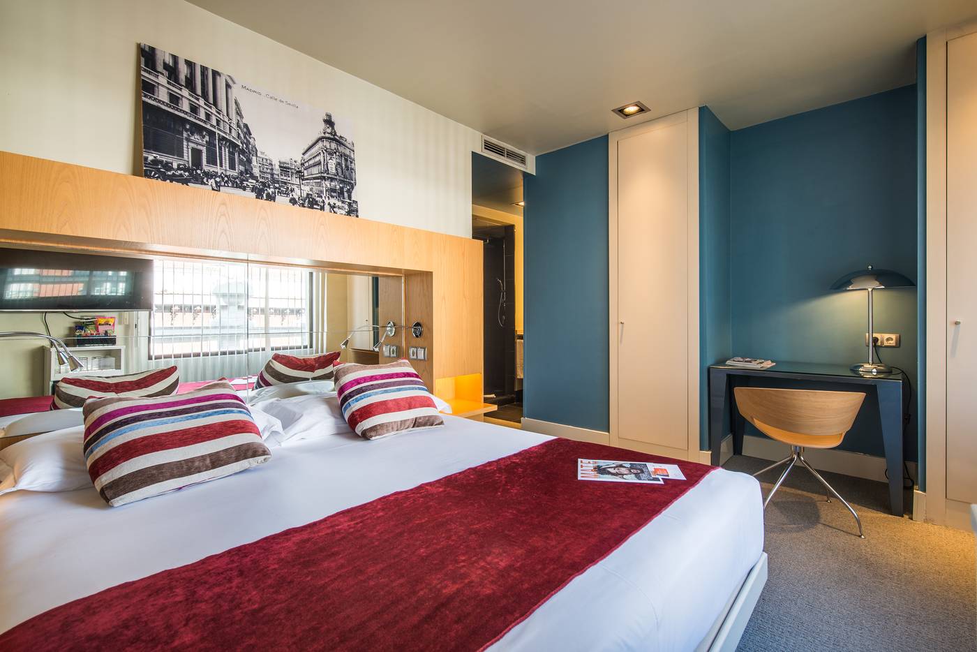 Room-Mate-Alicia-Room-8