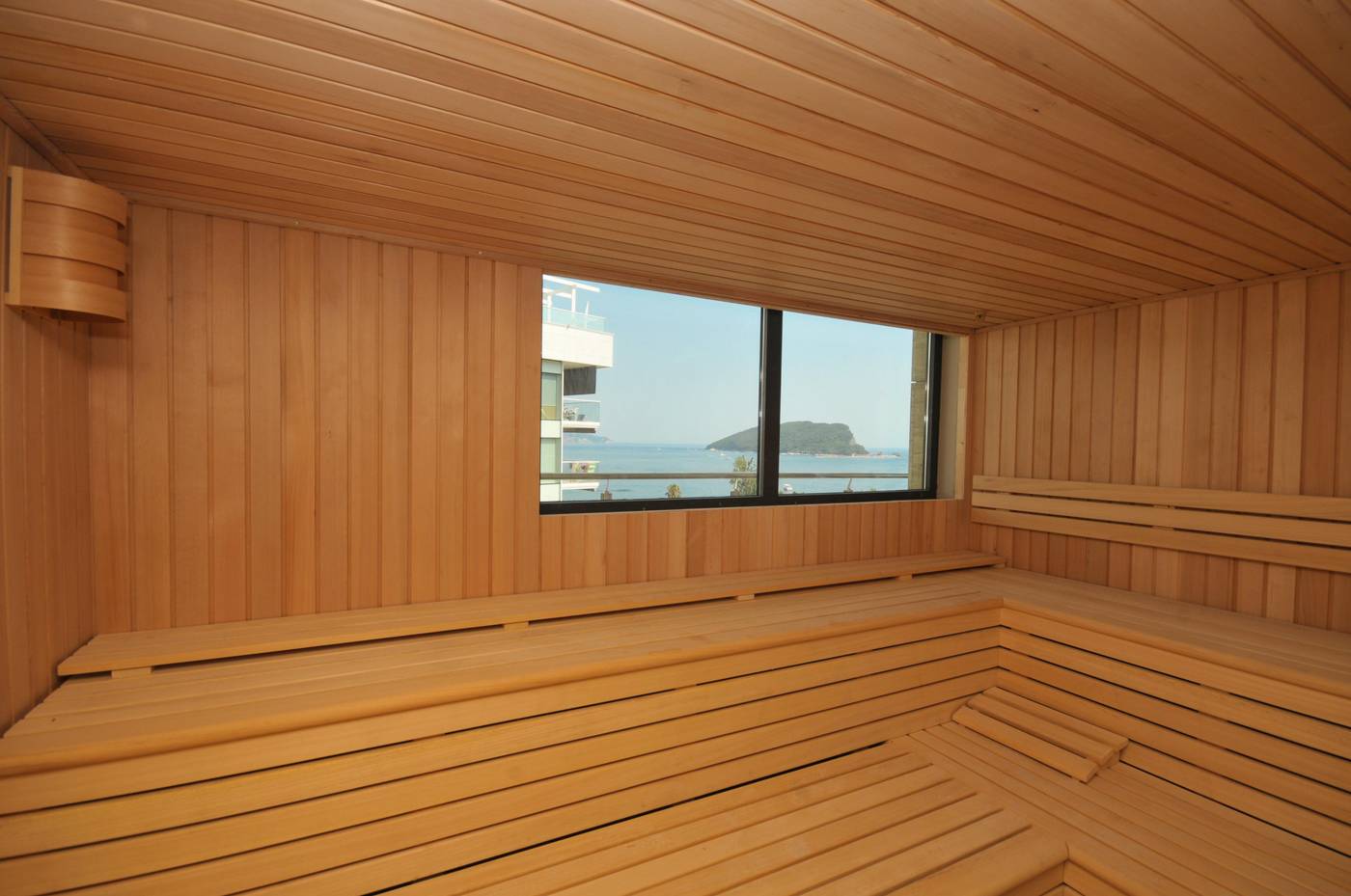 Bracera-Hotel-Sports-and-Entertainment-30