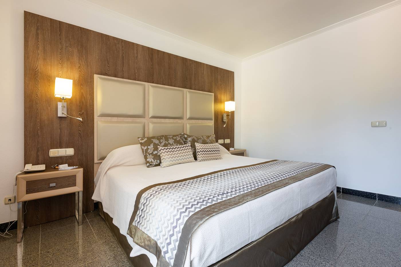 Suitehotel-S-Argamassa-Palace-Room-22