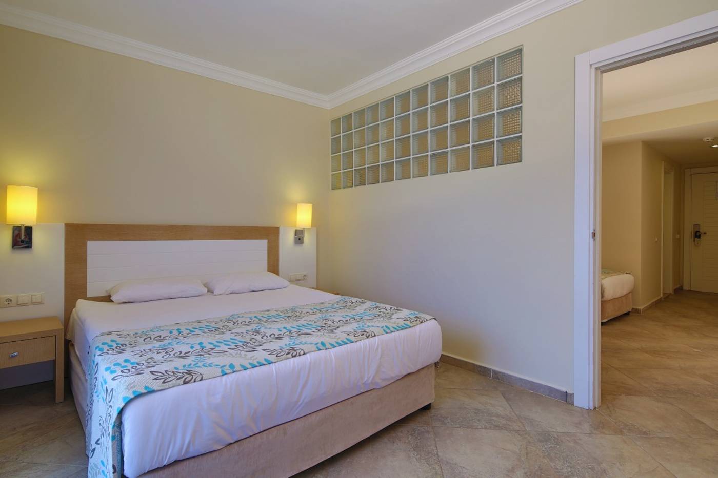 Green-Bay-Resort---Spa-Room-31