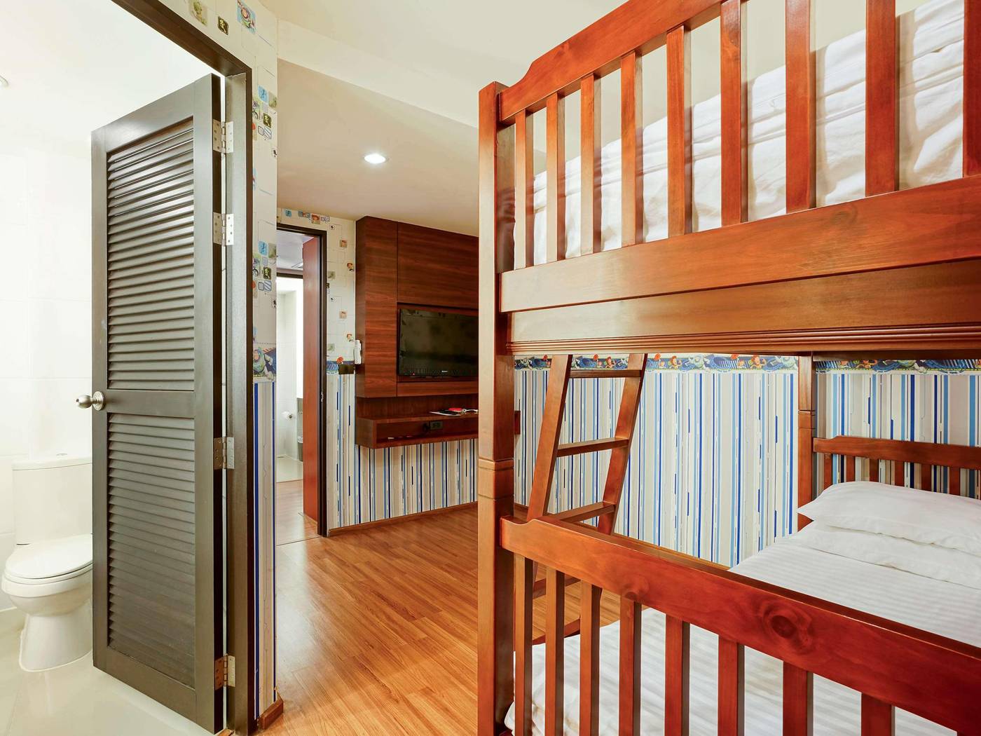 Novotel-Phuket-Vintage-Park-Room-39