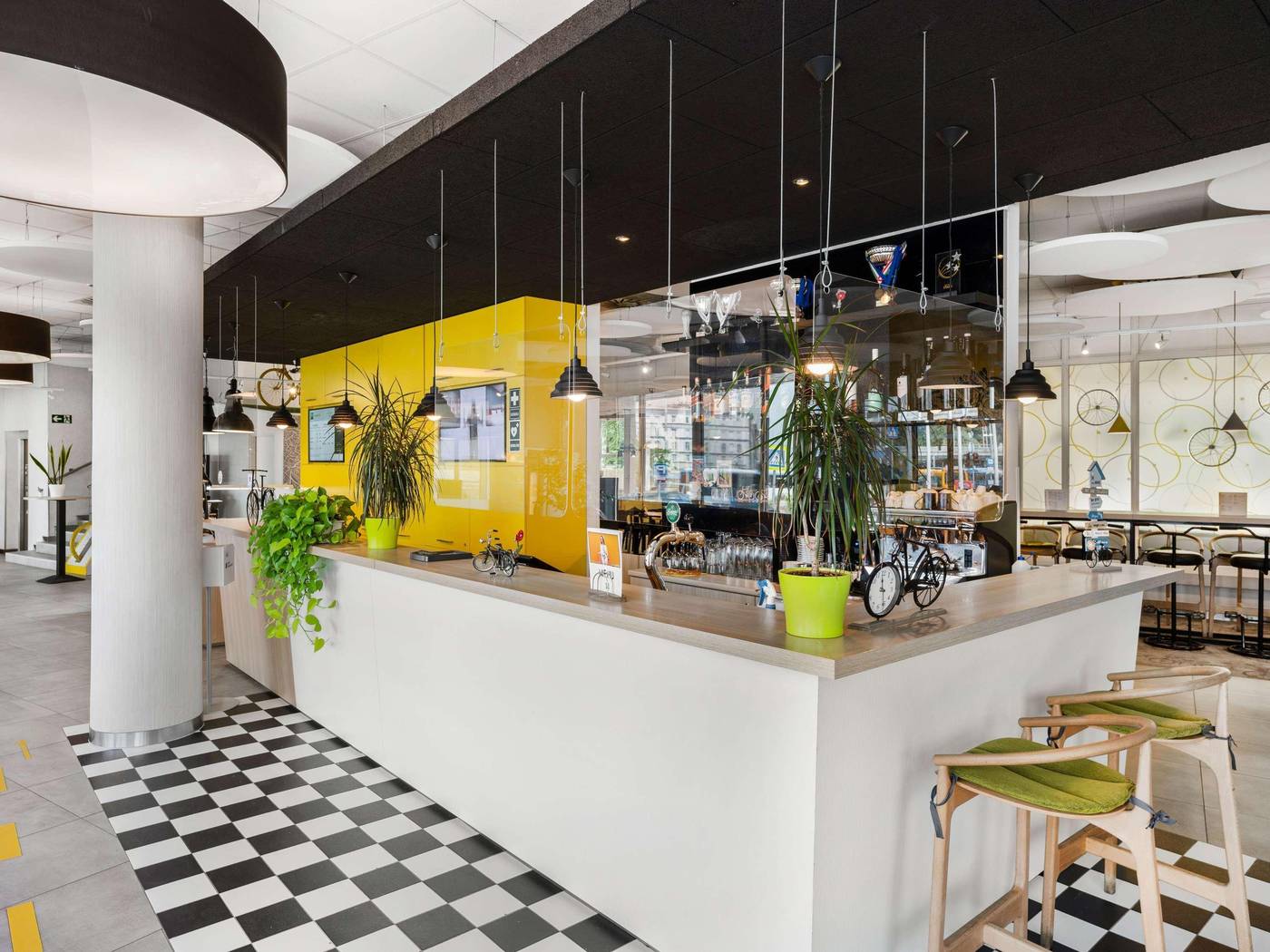 ibis-Styles-Budapest-City-Bar-14