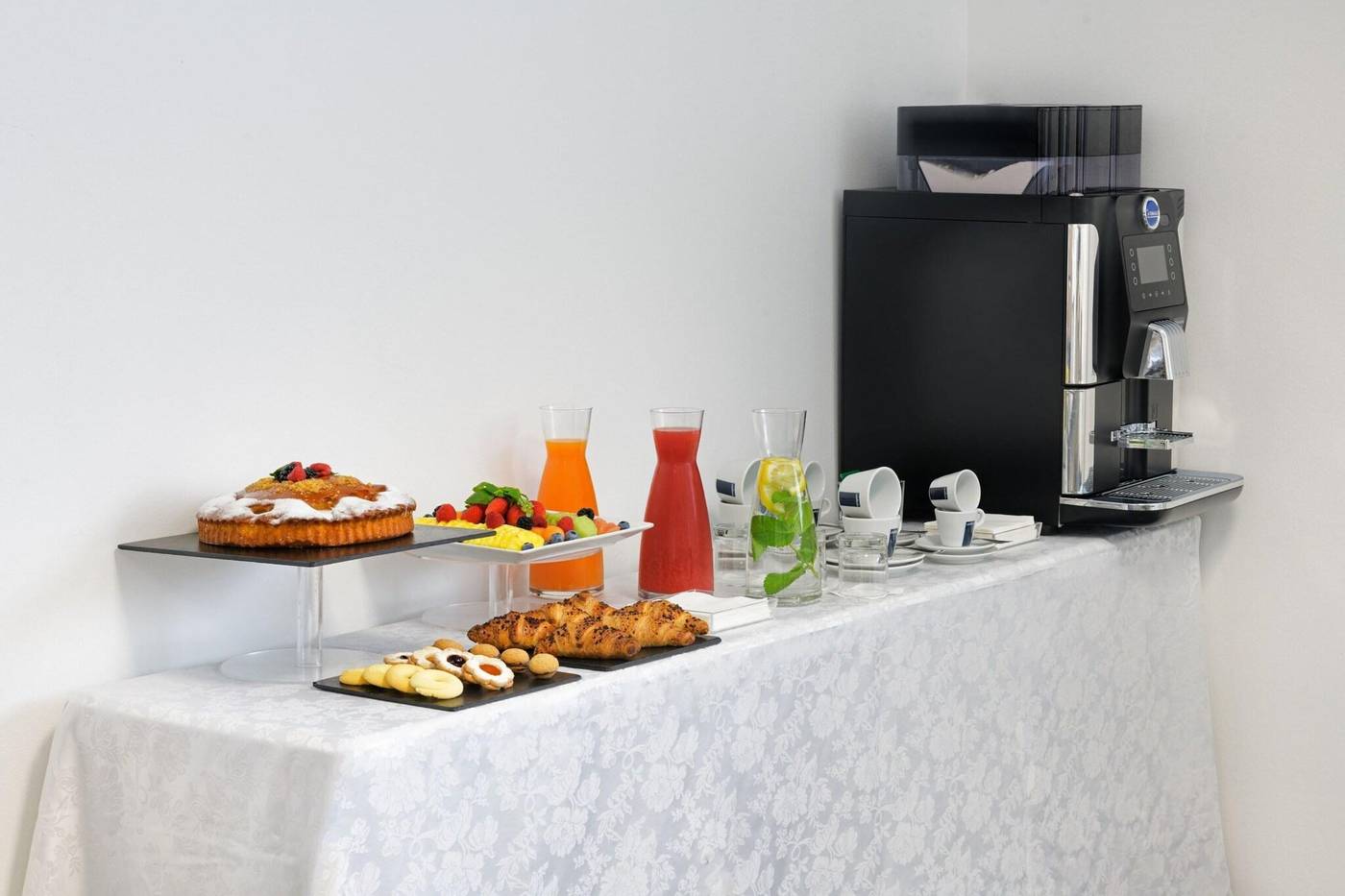 Ac-Hotel-By-Marriott-Milan-Sesto-Restaurant-44