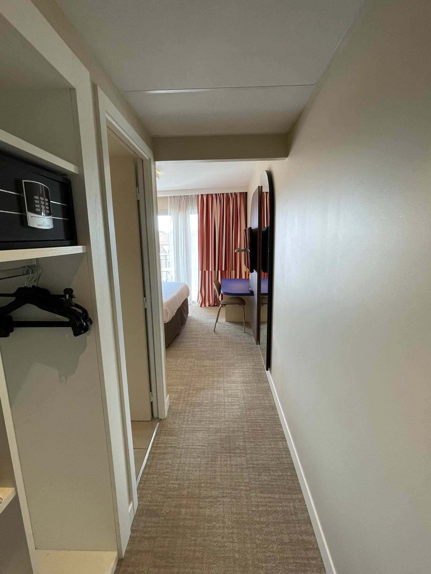 Hotel-Abrial-Cannes-Centre-Room-40