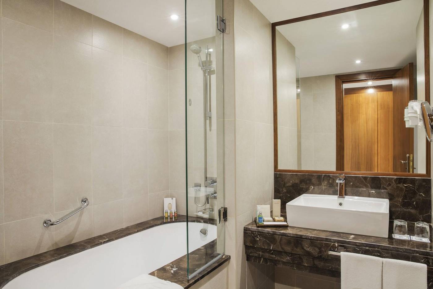 Jumeira-Rotana-Room-34